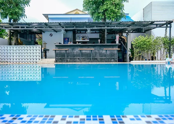 Last Summer Bar Hostel